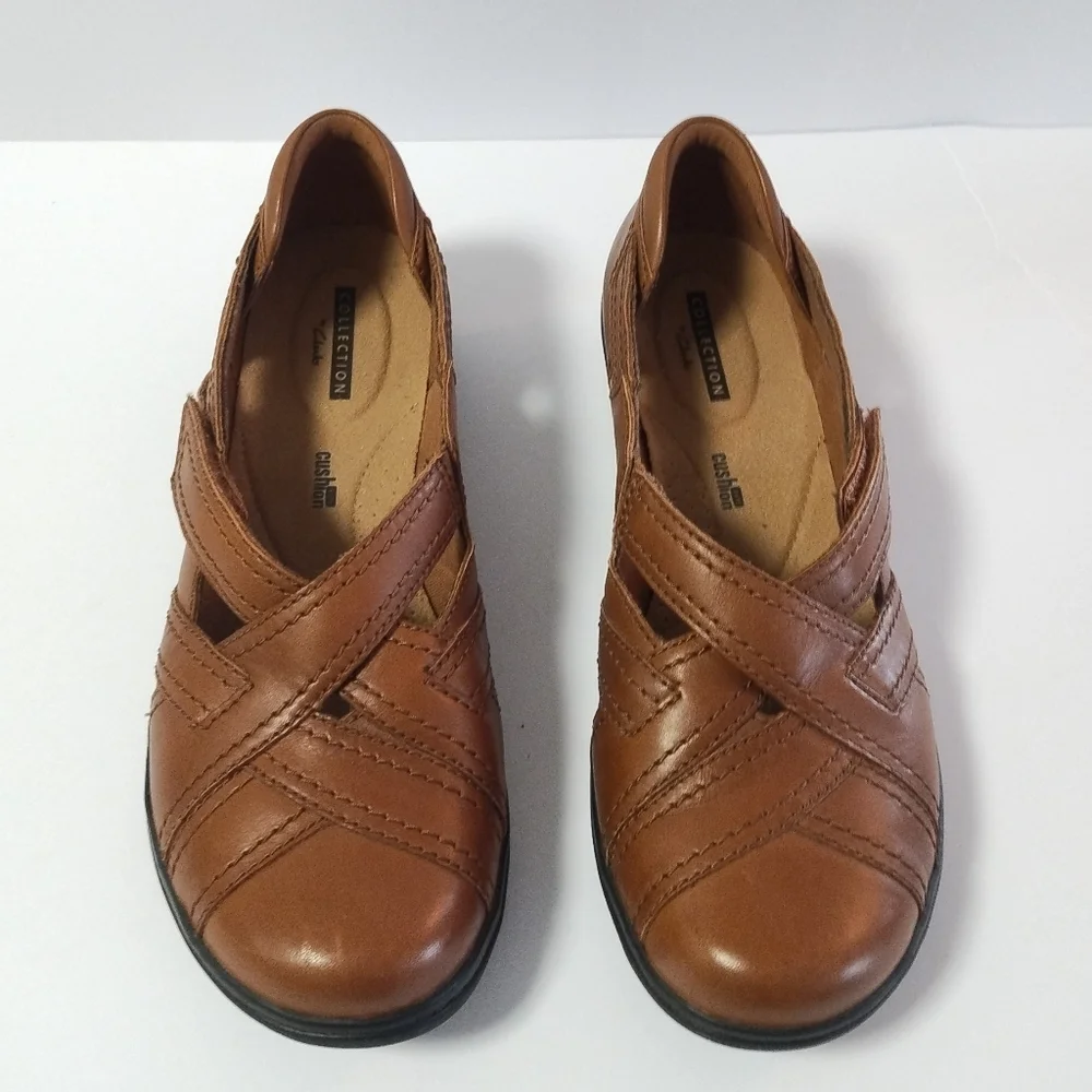 Clarks Womens Cheyn Wale Loafer Size 8.5 M Cognac Tan Leather Slip On Shoe